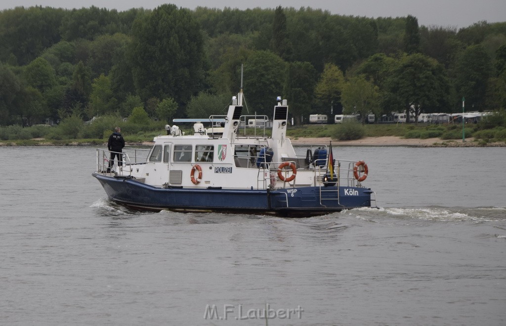 PRhein Koeln Porz Ensen Schwimmer untergegangen P011.JPG - Miklos Laubert